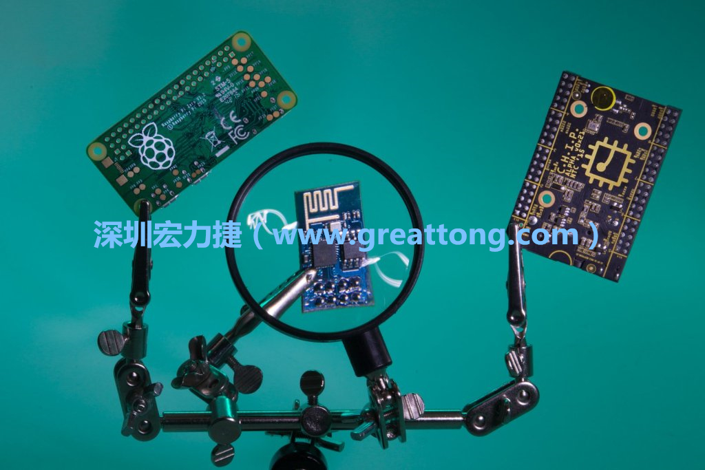 A Raspberry Pi Zero、ESP8266和CHIP。