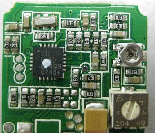 PCBA加工IC元件主要分為DIP及SMD兩大類，DIP 插件的IC，SMD (Surface Mount Device) 表面貼裝元件。